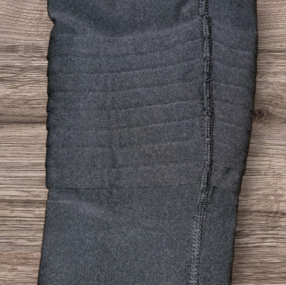 WOMEN'S MOVING COMFORT SPRINT TECH TIGHT BLACK - Picture 2 of 12